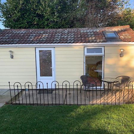 Cosy 1 Bed Garden Annexe Appartement Colchester Buitenkant foto