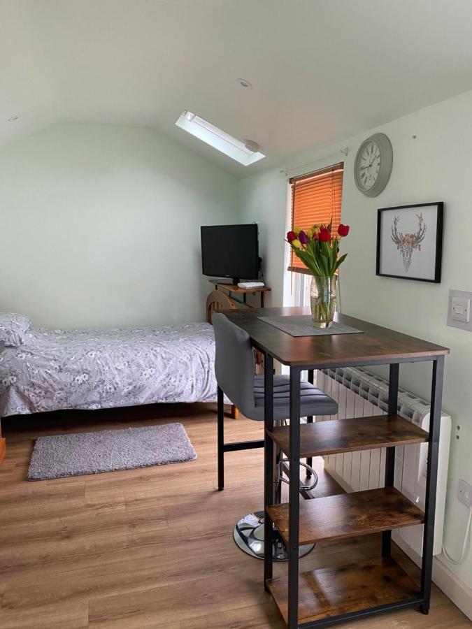 Cosy 1 Bed Garden Annexe Appartement Colchester Buitenkant foto