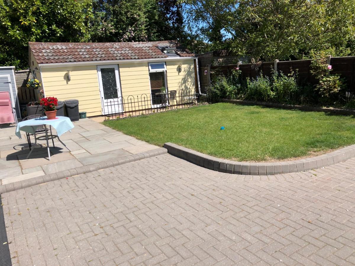Cosy 1 Bed Garden Annexe Appartement Colchester Buitenkant foto